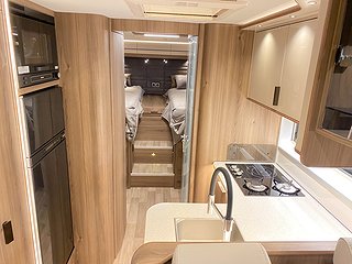 Husbil-integrerad Kabe TMI 860 Imperial LGB 16 av 52