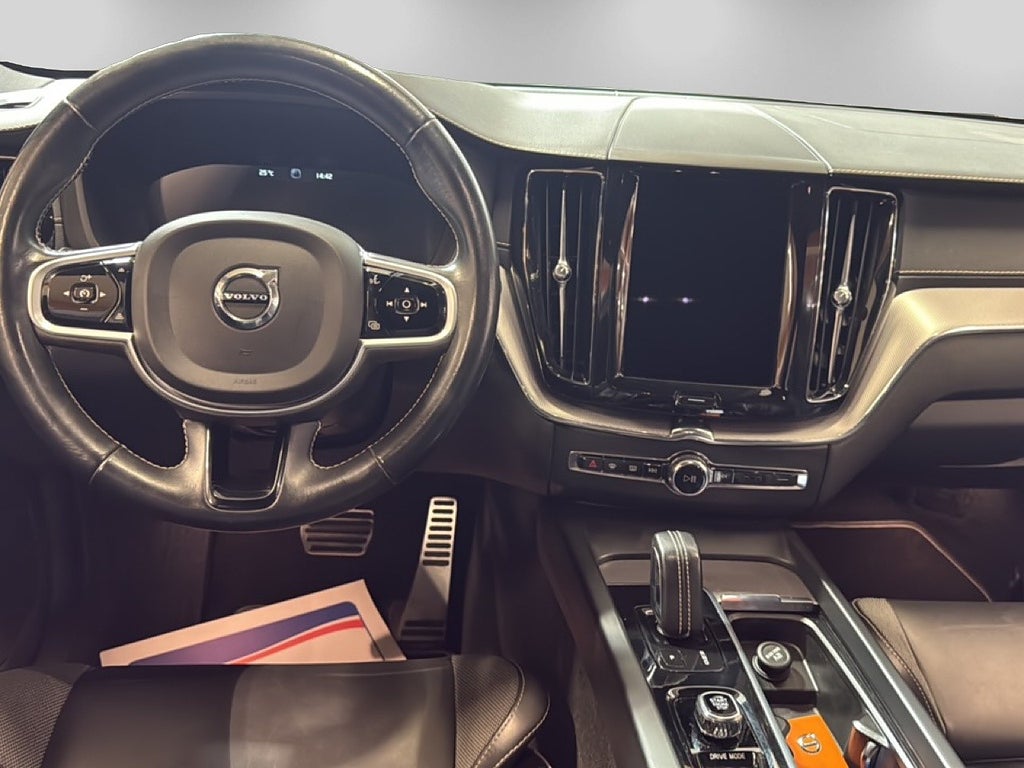 Volvo XC60 B4 AWD 197hk R-Design Geartronic Drag/Navi/Backkamera – bild 7