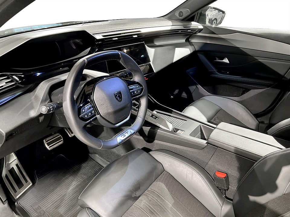 Bild på Peugeot 308 5D GT 1.2 PT 130hk Aut - B-KAMERA,NAV,CARPLAY