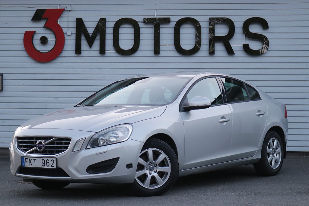 Volvo S60 T3 Kinetic Fullservad kamrembytt!