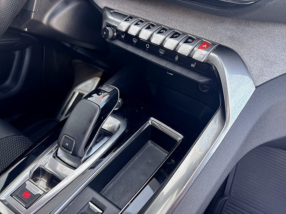 Bild på Peugeot 5008 GT 1.2 PT 130hk Aut 7-SITS B-KAMERA CARPLAY