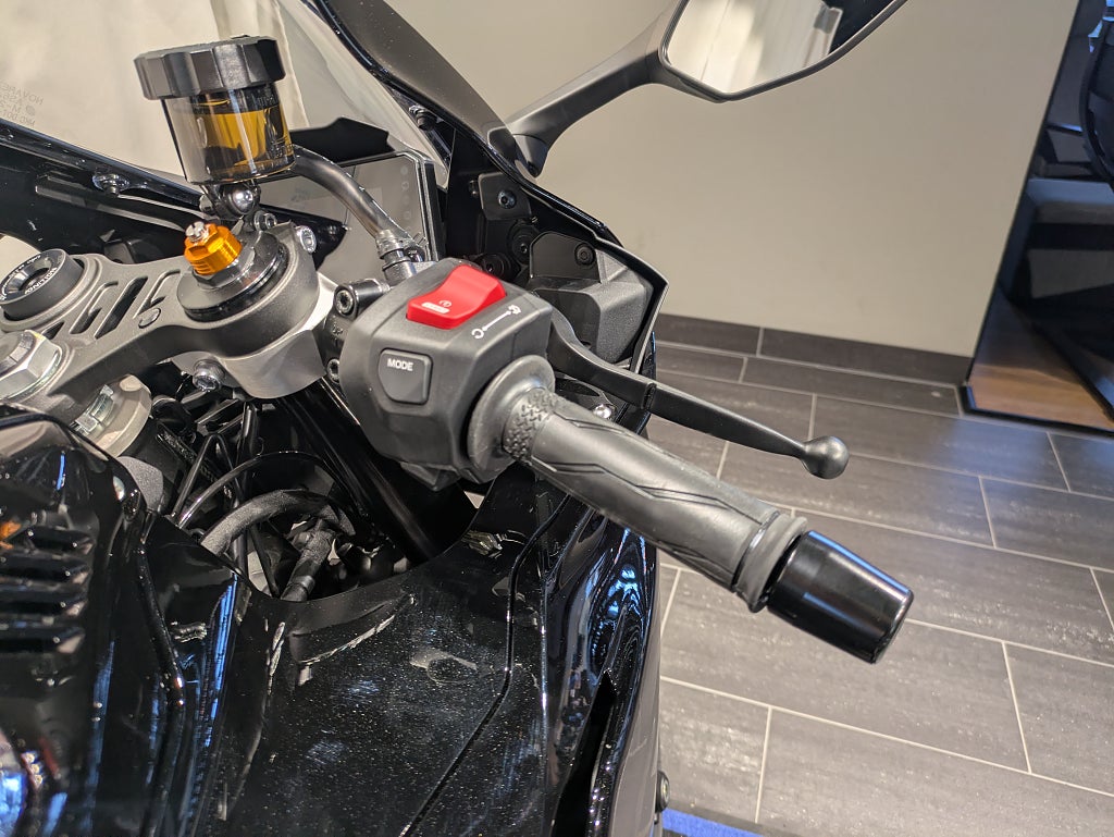 Yamaha YZF-R7 Tech Black / Räntekampanj 3,45% / Omgående lev!