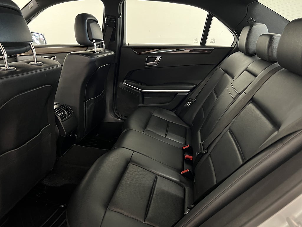 Mercedes-Benz E 2010 - miniatyr 7