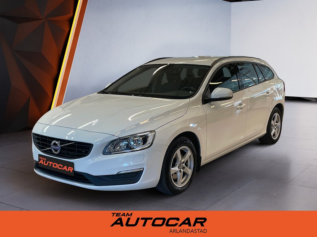 Volvo V60 T3 Kinetic / Dragkrok / Värmare / P-sensor