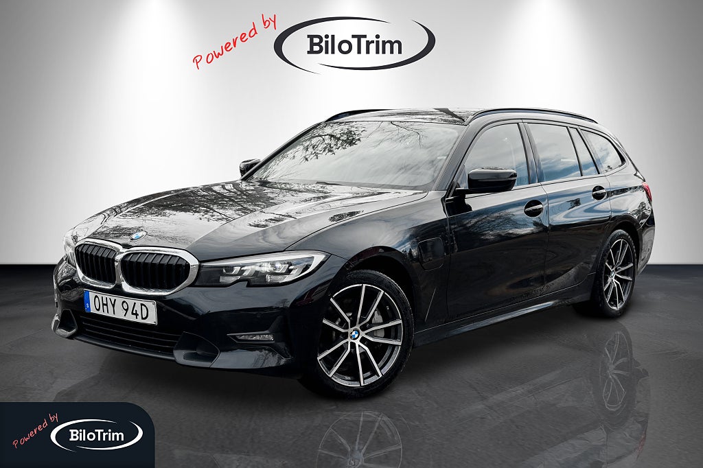 BMW 330e Touring|Drag|Värmare|CarPlay|B-kamera|Cockpit|NYBES