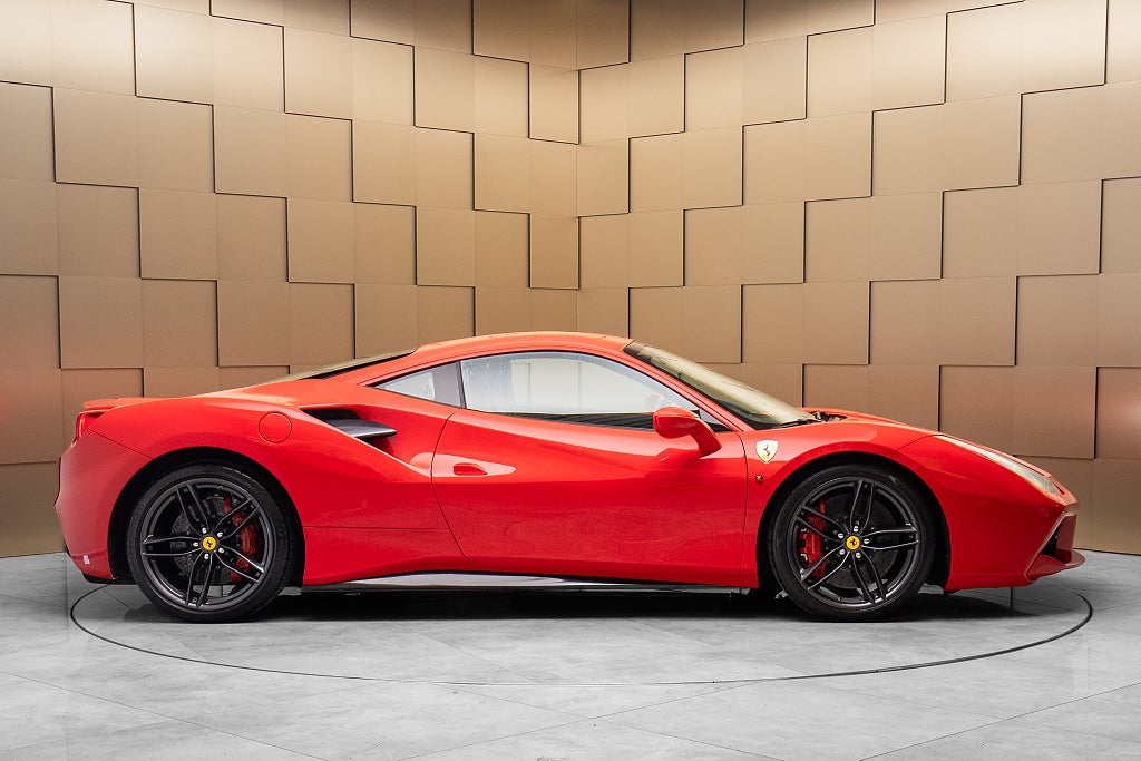 Ferrari 488 GTB GTB 3.9 V8 F1 DCT / Kolfiberstolar / Sportavgassystem