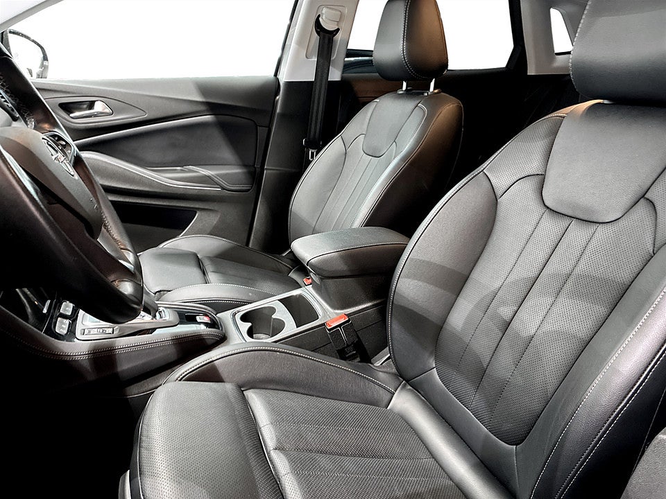 Bild på Opel Grandland X Ultimate Hybrid4 PHEV 300hk 4WD B-KAMERA ELSTOL