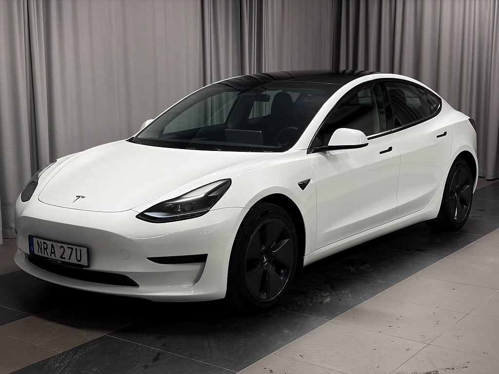 Tesla Model 3 Standard Range RWD Autopilot MOMS