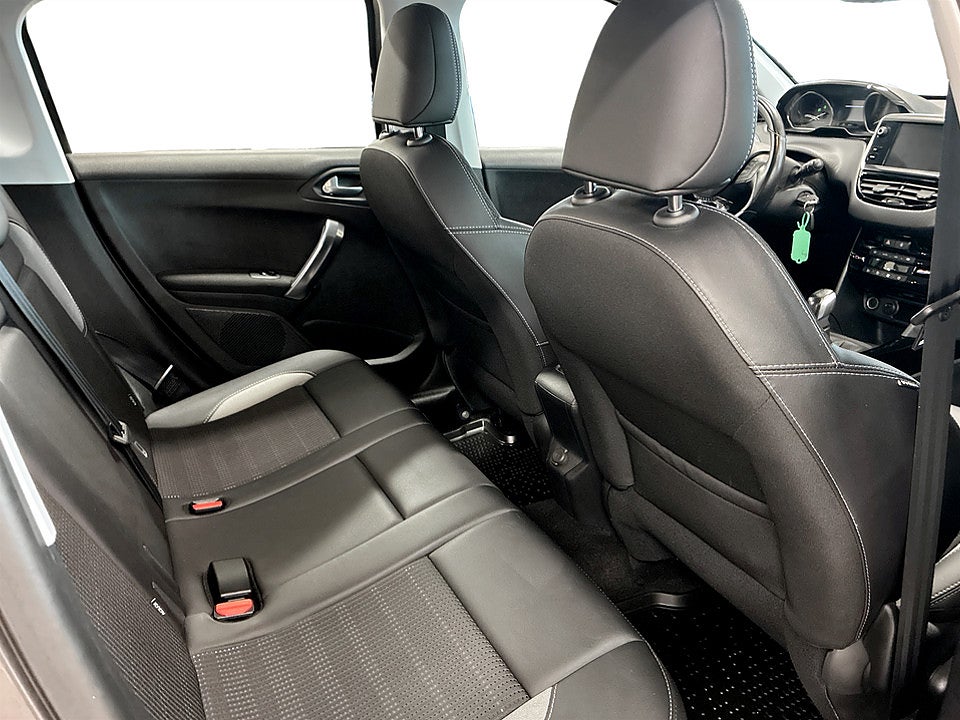 Bild på Peugeot 2008 Allure 1.2 PT 110hk BACKSENSORER