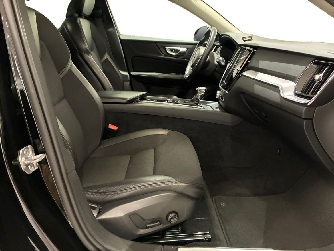 Volvo V60 D3 Momentum Advanced Edition 2019, bild 4/10