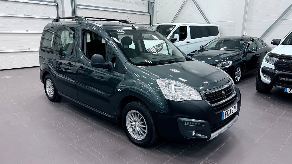 Peugeot partner tepee 1.6 BlueHDi Dragkrok Panorama Kamera Välvårdad