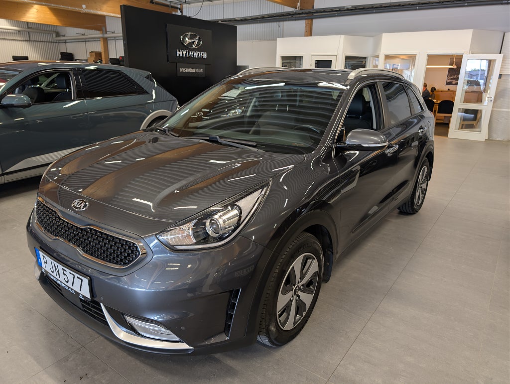 Kia Niro Hybrid DCT Advance Plus Pano/M-värm/V-hjul thumbnail
