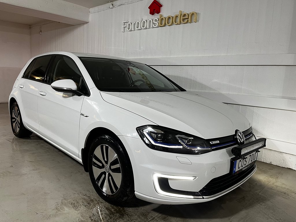 Volkswagen E-Golf 35.8 kWh | Navi | Led-ramp | PDC