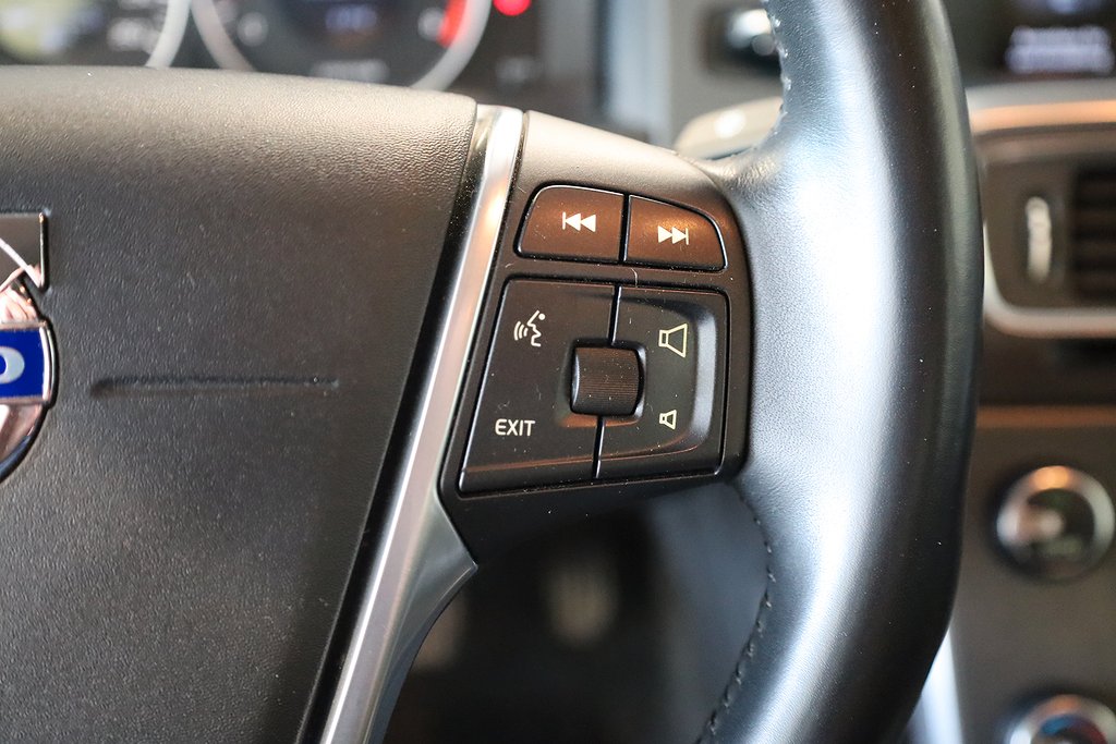 Volvo S60 T4F 180Hk Momentum Navi VOC PDC K-remsbytt 2013