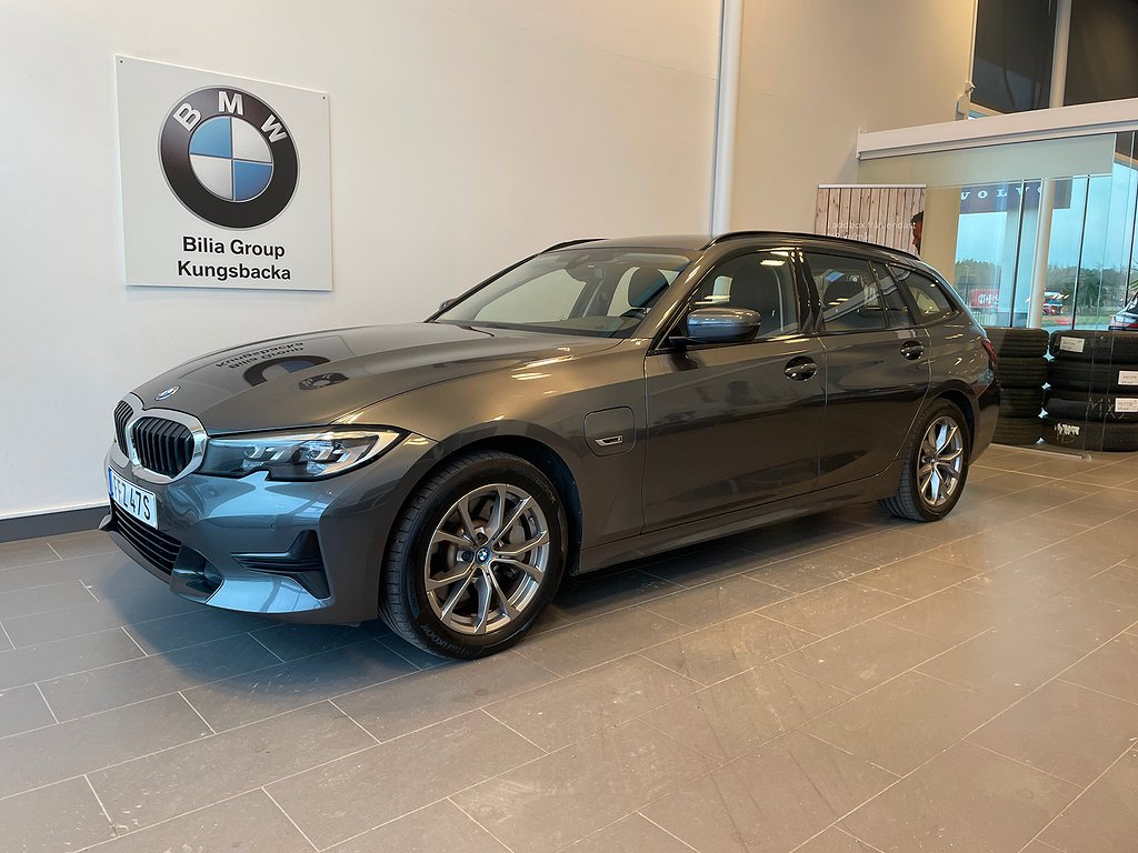 BMW 330e Touring Model Sport | Navi | PDC