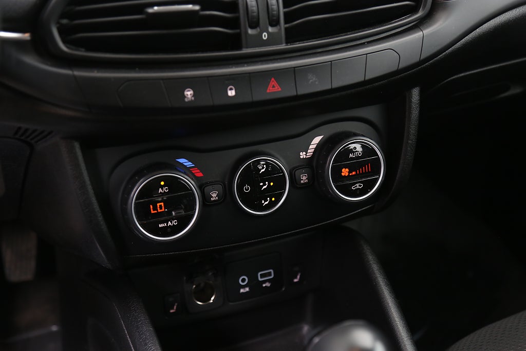 Fiat Tipo 1,6 110hk Lounge Kombi Automat 2018