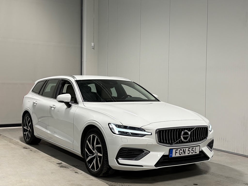 Volvo V60 T8 AWD Recharge Inscription Skinn Orrefors Drag Dubb