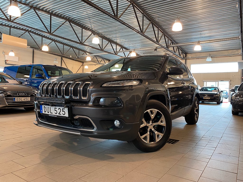 Jeep Cherokee 2.0 CRD 4WD 170 hk Värmare ! UTR !