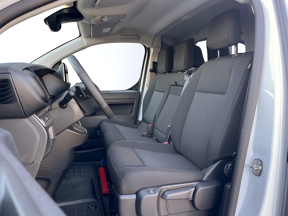 Bild på Peugeot e-Expert + L2 - EDITION! VÄRMARE & DRAGKROK INGÅR!