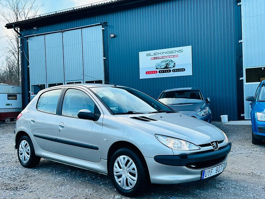 Peugeot 206 5-dörrar 1.6 TipTronic XT AUTOMAT Nybesiktad 