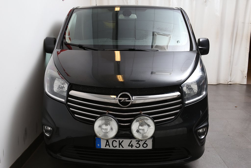 Opel Vivaro 2.9t 1,6 CDTI BIturbo 146hk Skåp D-Värme Drag 2017