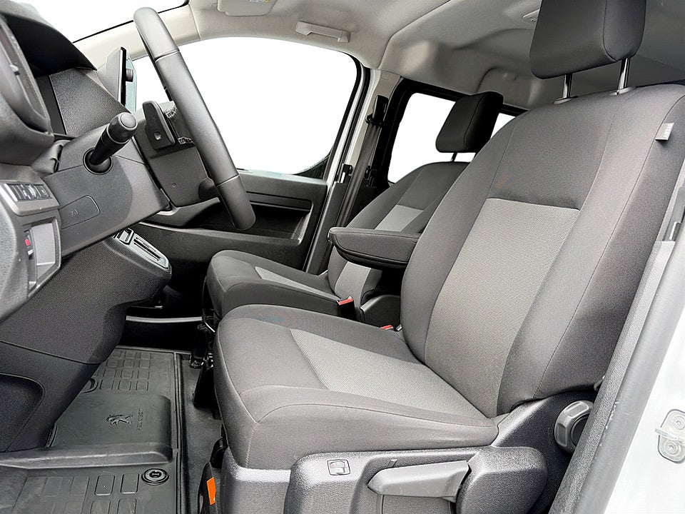 Bild på Peugeot Expert CrewCab 180hk Aut L3 DUBBELHYTT 5-SITS VÄRMARE DRAG