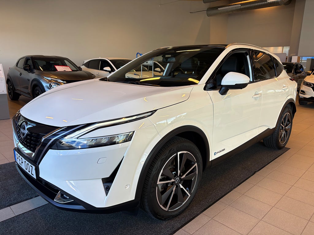 Nissan Qashqai e-POWER Tekna Design Pack Drag Pano 360 s&v-hjul