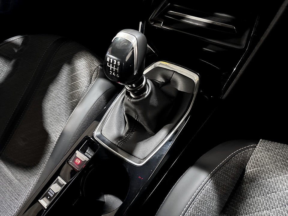 Bild på Peugeot 2008 Limited Edition 1.2 PT 131hk KAMPANJRÄNTA 3,99%