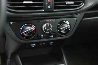 Halvkombi Hyundai i10 19 av 23