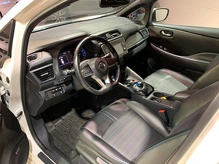 Halvkombi Nissan Leaf 10 av 24