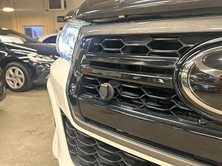 Toyota Hilux Dubbelhytt 2.4 AWD MOMS/Kamera/Drag/D&M-värmare/LEDramp