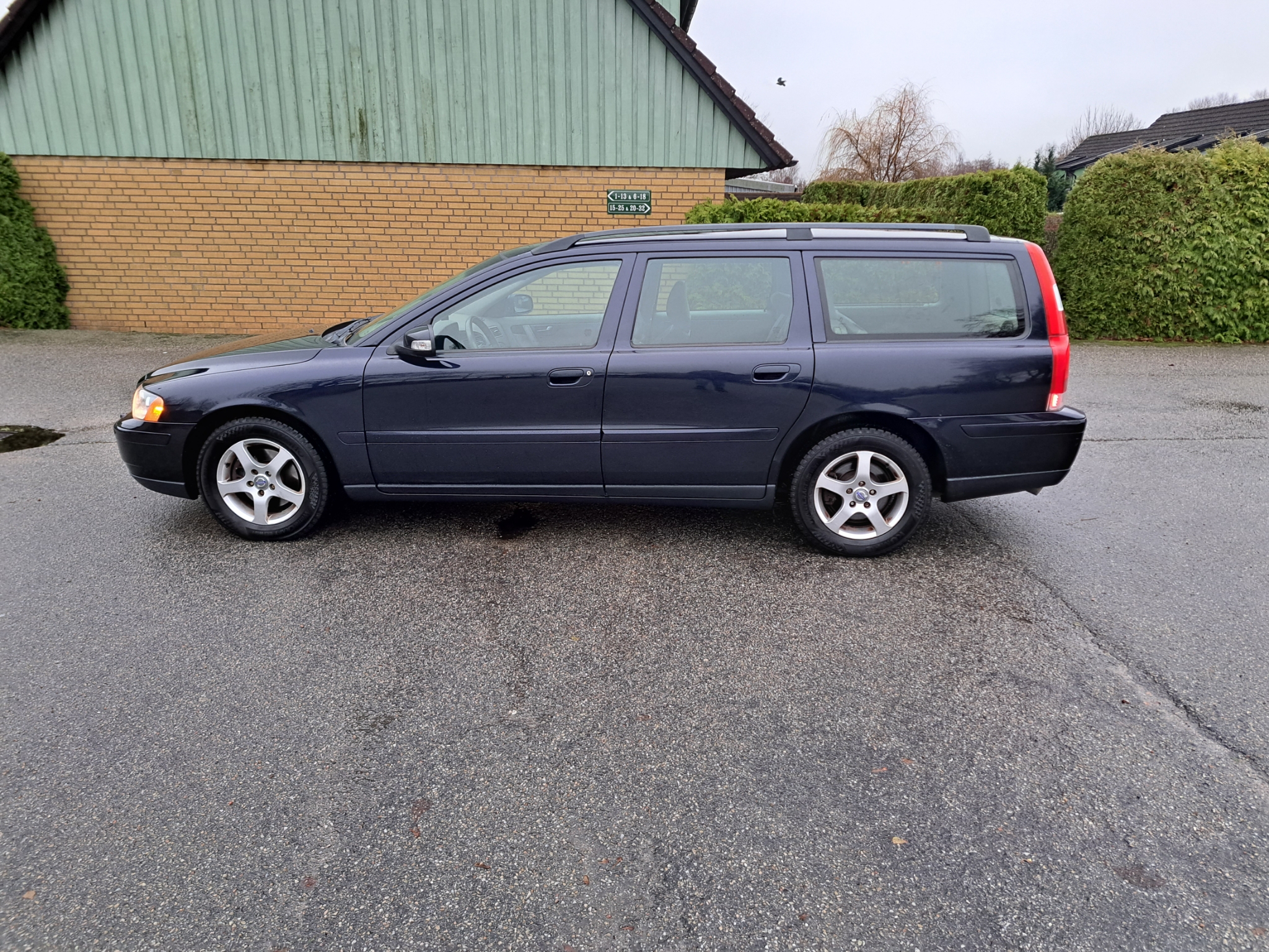 Volvo V70 2.4 Kinetic 2007, bild 2/31
