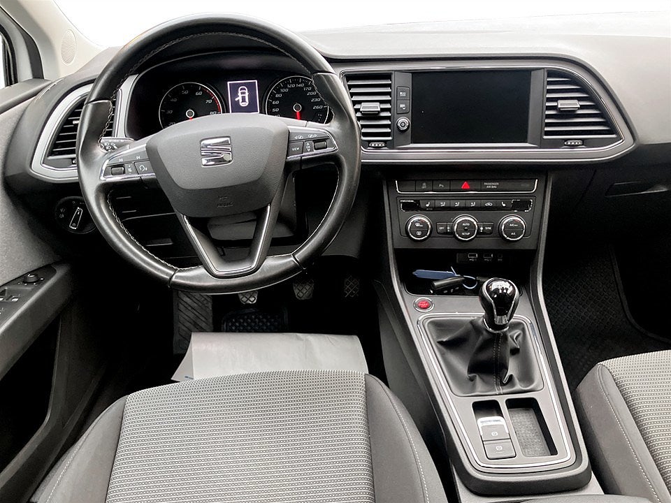Bild på Seat Leon Style 1.0 TSI 150hk - PANO, B-KAMERA