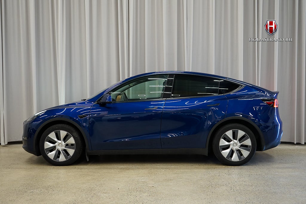 Tesla Model Y Long Range AWD Drag Värmepump Pano Premium Rattvärme