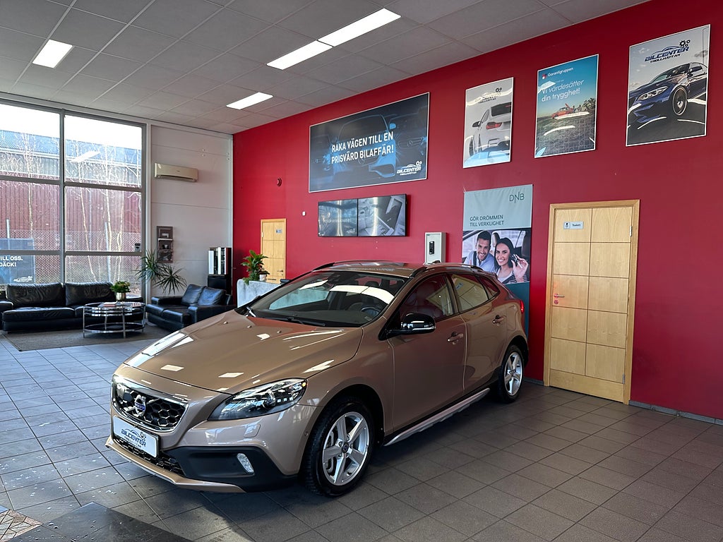 Volvo V40 Cross Country D4 Summum Backkamera Drag 989kr/MÅN*