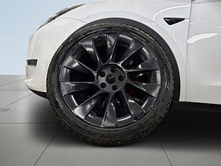 Tesla Model Y Performance Performance S&V-Hjul/Drag/Värmepump/Pano – bild 14