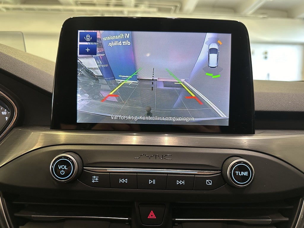 Ford Focus Kombi 1.0 EcoBoost Titanium Plus | HUD | VÄRMARE | DRAG