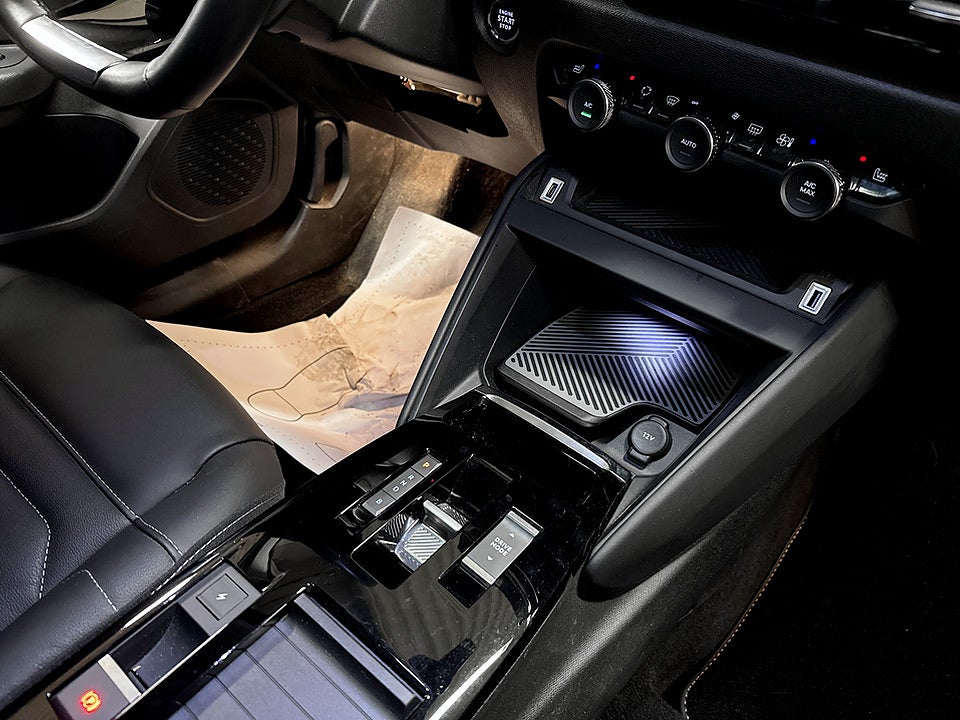 Bild på Citroën e-C4 Shine Exclusive 50kWh 136hk Aut - B-KAMERA,PANO,ELSTOL