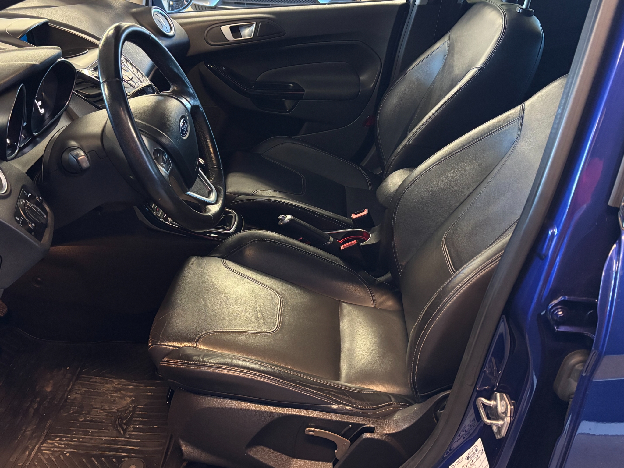 Ford Fiesta 5-dörrar 1.0 Titanium 2015, photo 6/51
