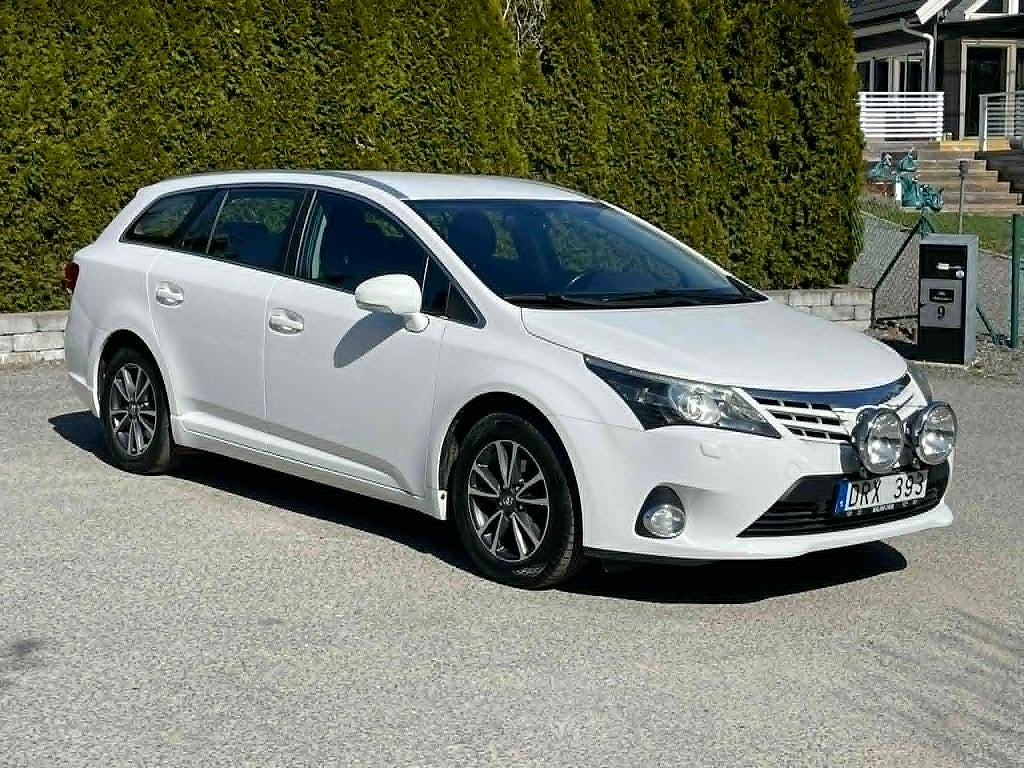 Toyota Avensis Kombi 2.0 D-4D, Business, 1 privat ägare, 124hk, 2013
