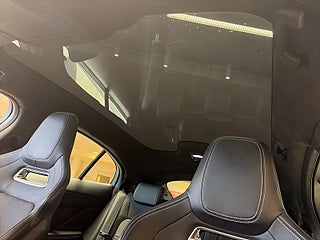 Jaguar I-Pace EV400 AWD MOMS Black edt Luftfj Pvärme 360°kam HuD S&V – bild 18