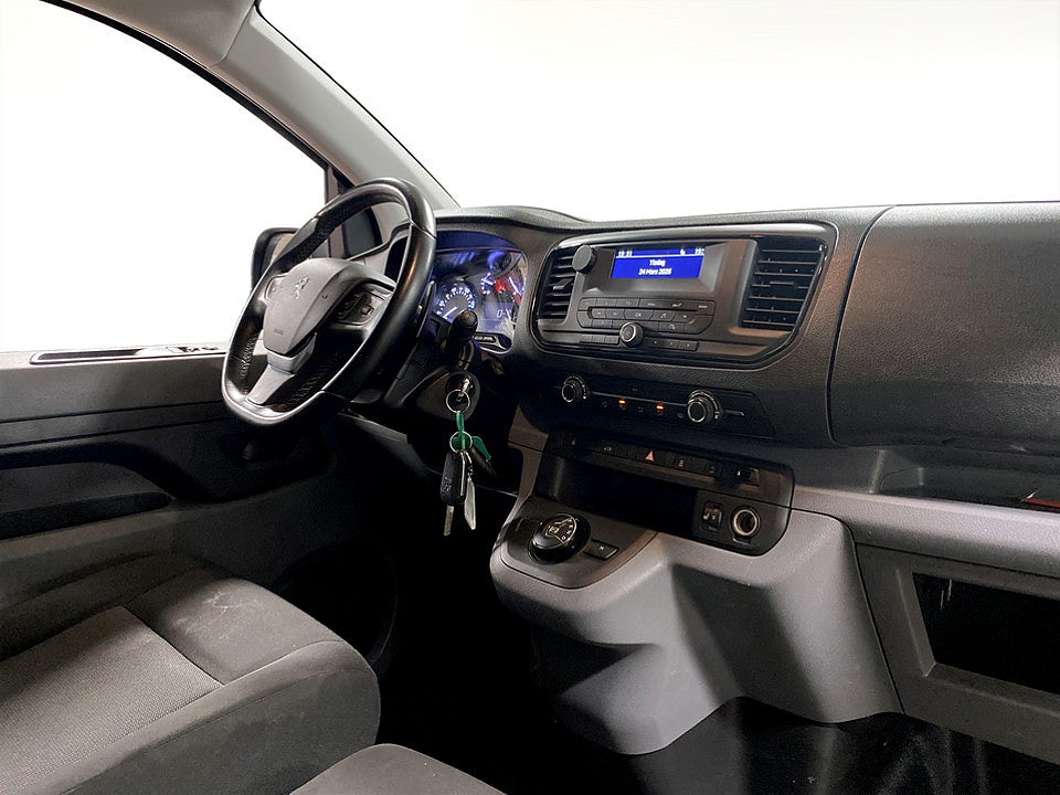 Bild på Peugeot Expert PRO 2.0 BHDi 145hk Aut L3 KAMPANJRÄNTA 3,99%