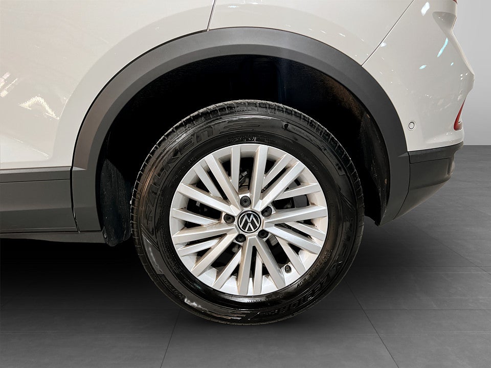 Bild på Volkswagen T-Roc Base 1.5 TSI 150hk Aut - CARPLAY, P-SENSORER