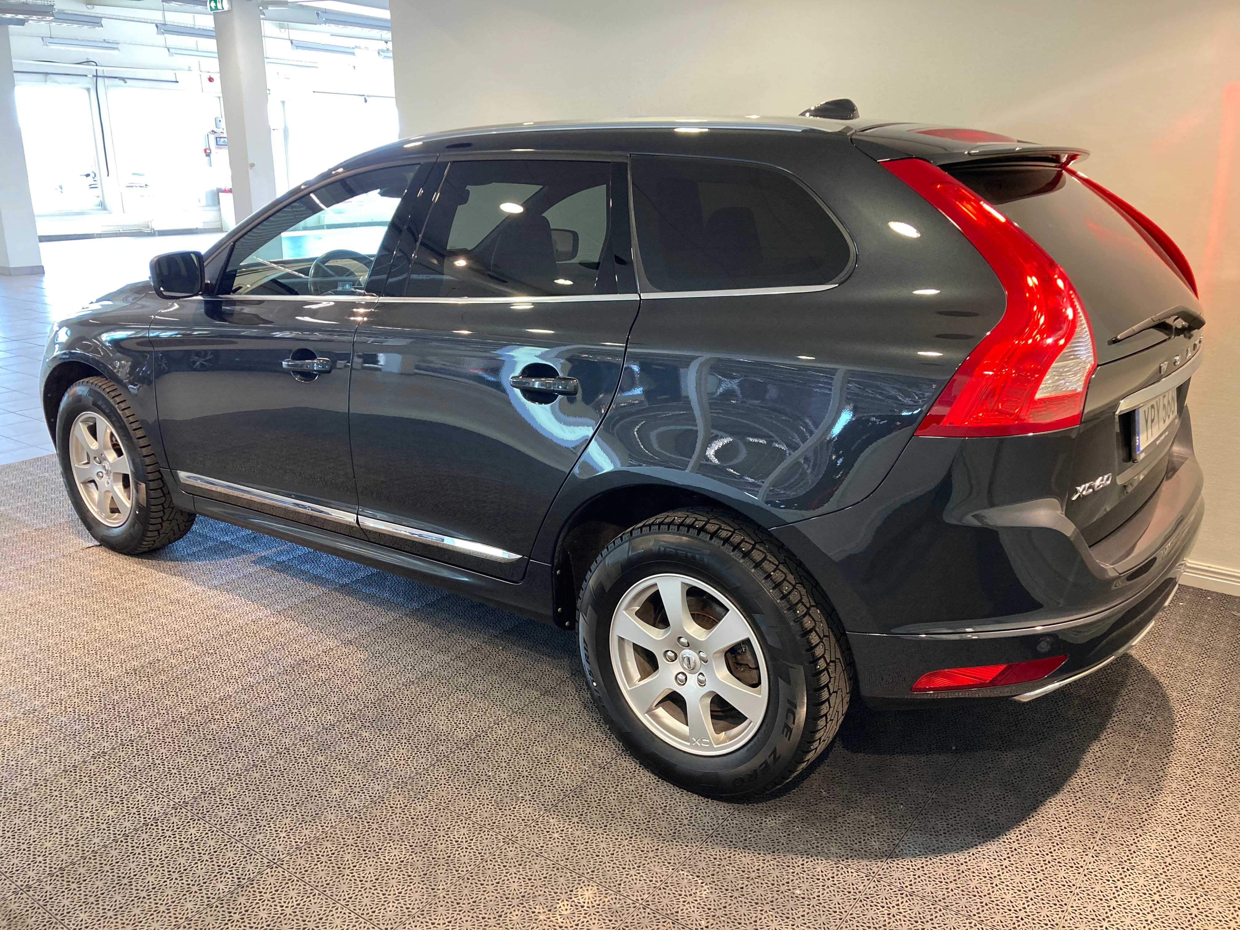 Volvo XC60 D5 AWD Classic Summum, photo 3/19