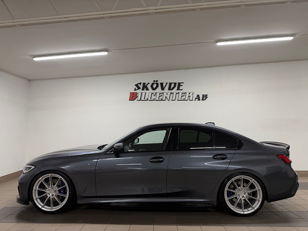BMW 330i M-Sport/Innovation/Laser/H/K/Skinn/GPS/20"/Drag/HuD