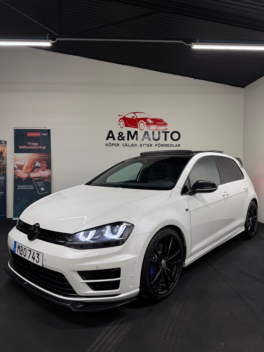 Volkswagen Golf Golf R 2.0 TSI 4Motion - Pano / Kamera / Maxton / Skinn