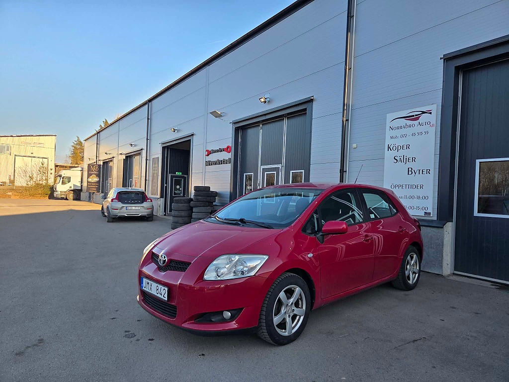Toyota Auris 5-dörrar 1.6 Dual VVT-i Euro 4 lågmill/ENÄGARE!
