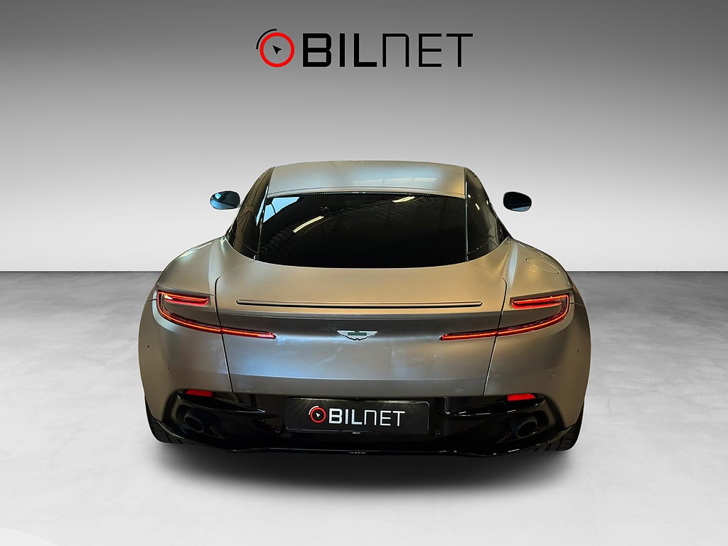 Aston Martin DB12 4.0 V8 / MOMS / 21" / Sportstolar+ / Aluminite Metallic