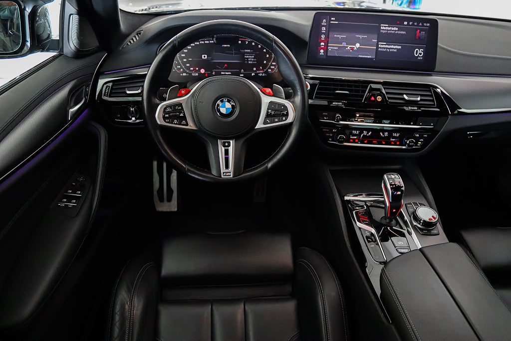 BMW M5 Competition Kolfiber Massage Milltek HuD 360 H/K