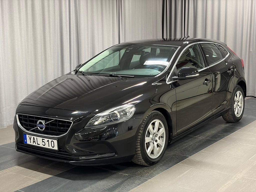 Volvo V40 D2 Momentum AUT Värmare VOC Vinterhjul